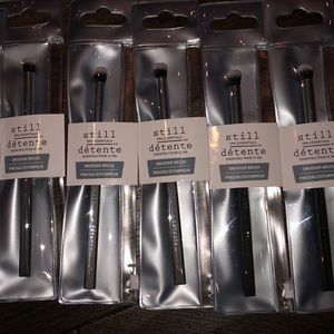 Makeup Brush - QTY: 3-6 brushes